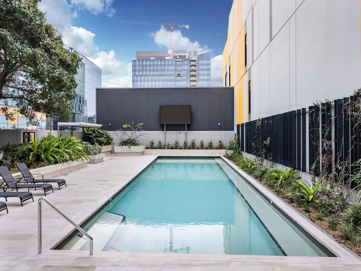 Steps To High End Cafes And Shops Deck N Pool Apartment Brisbane